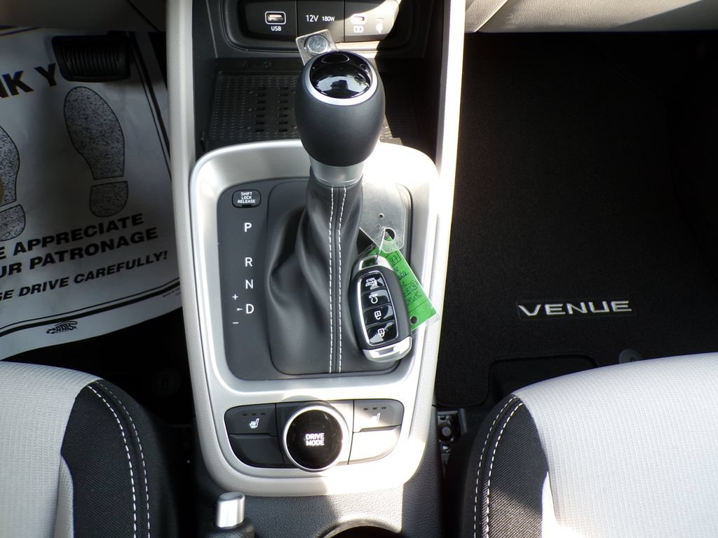 New 2026 Hyundai Venue SEL FWD image 25