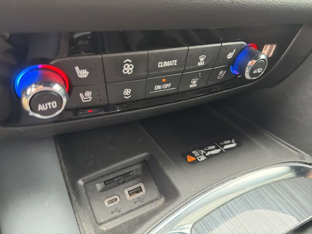 Used 2024 Buick Enclave Premium image 36