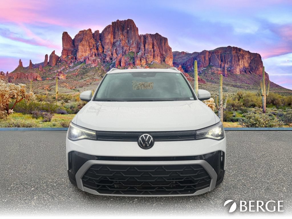 Used 2025 Volkswagen Taos SE FWD image 10