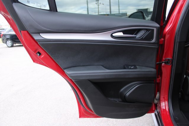 Used 2024 Alfa Romeo Stelvio Ti image 32