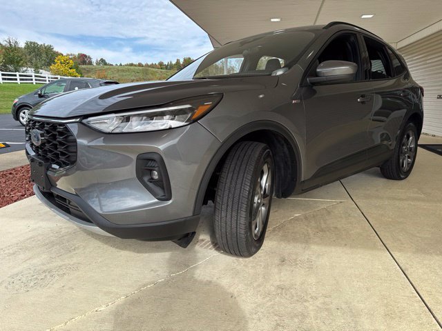 Used 2025 Ford Escape ST-Line Select AWD/4WD image 9