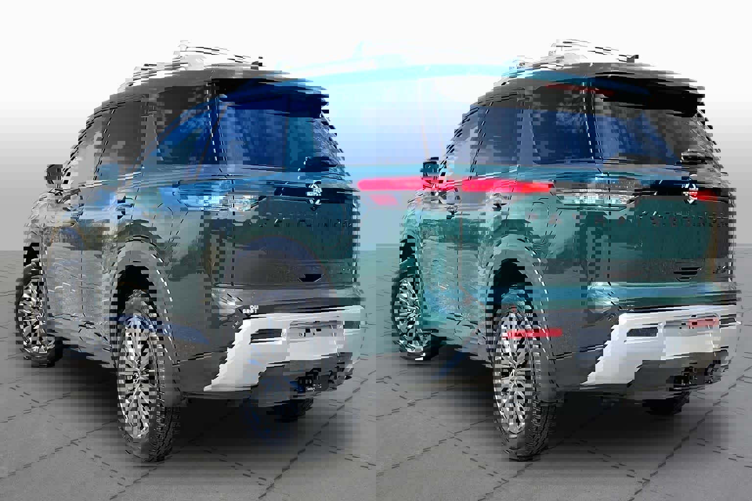 Used 2025 Nissan Pathfinder SL w/ SL Premium Package image 12