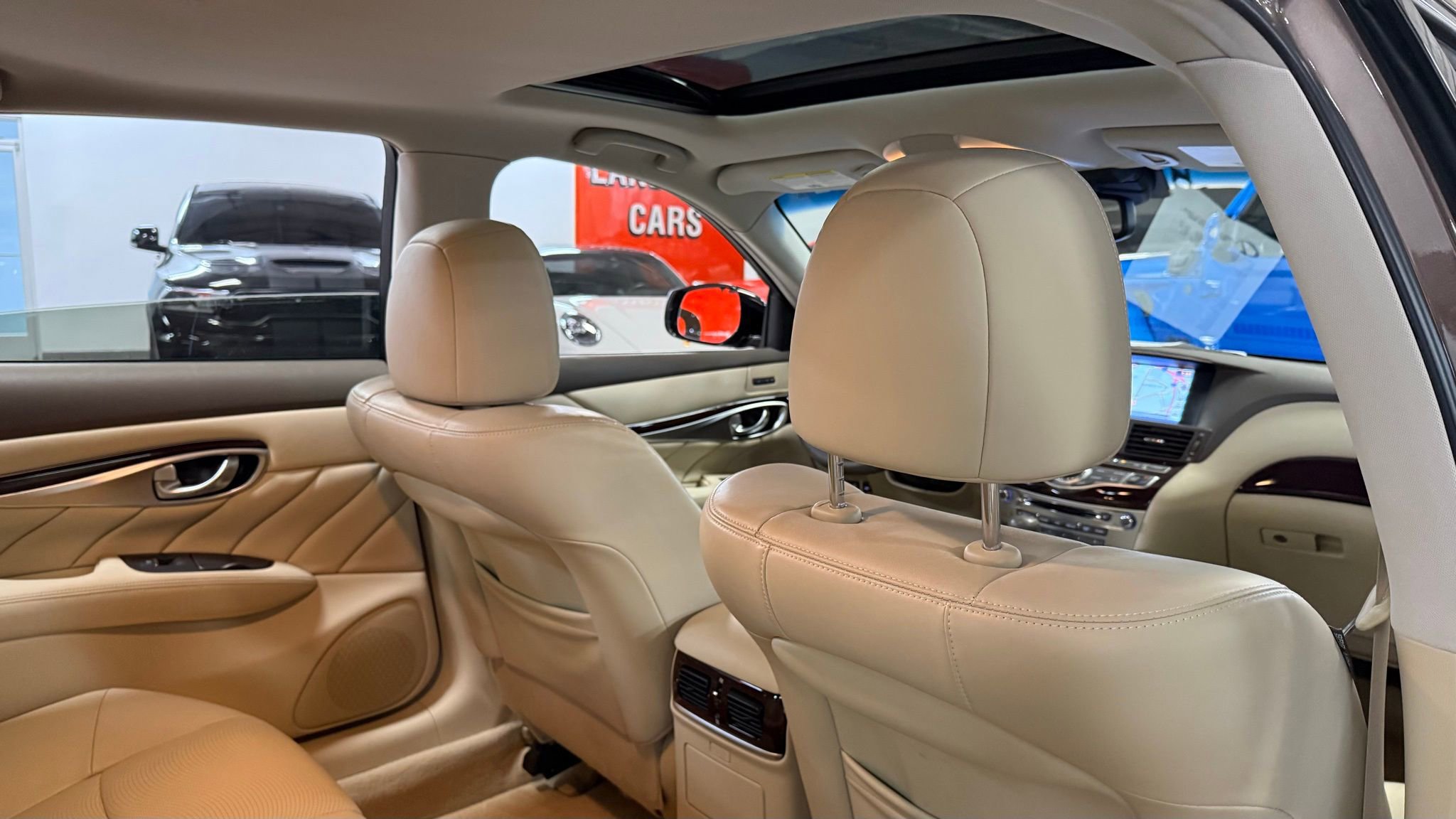 Used 2016 INFINITI Q70 L 3.7 image 21