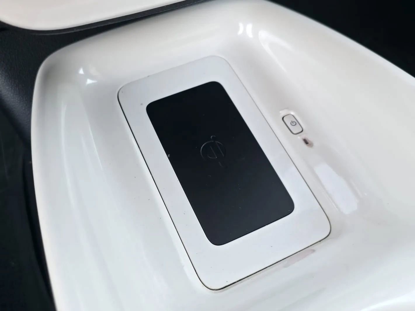 Used 2018 Toyota Prius Prime Premium image 33