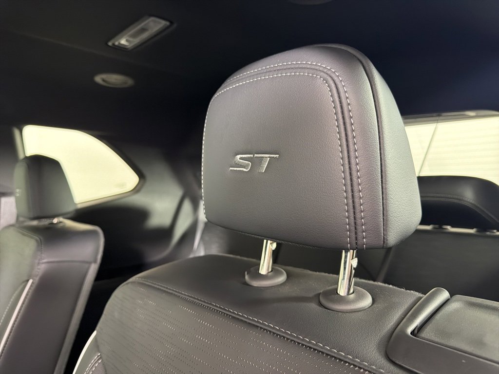 Used 2025 Buick Enclave Sport Touring image 24