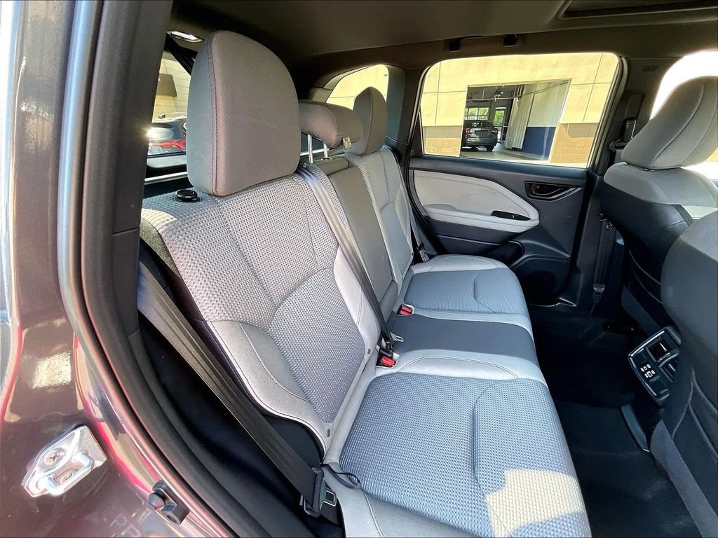 Used 2025 Subaru Forester Premium AWD/4WD image 16