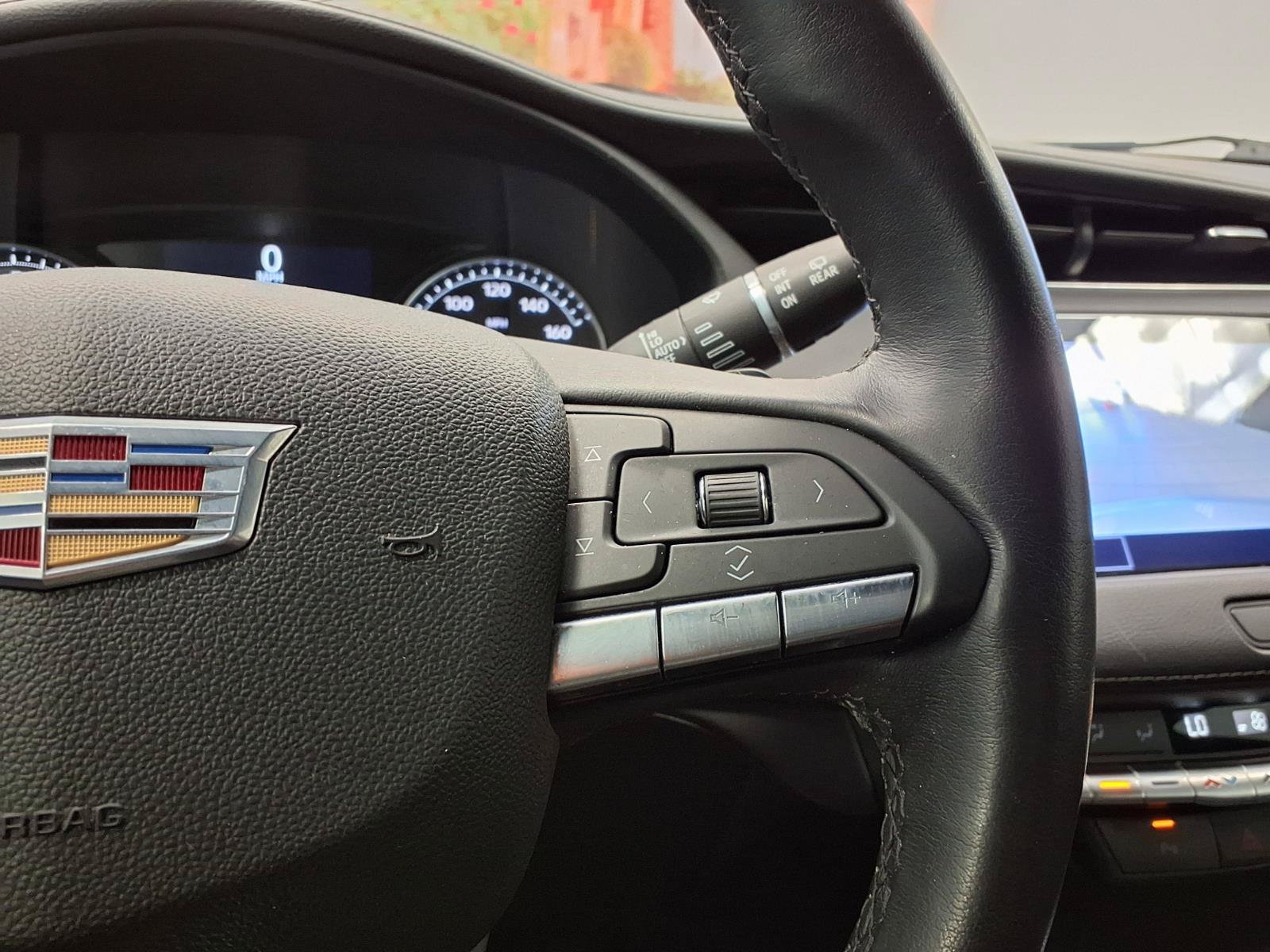 Used 2021 Cadillac XT4 Premium Luxury FWD image 26