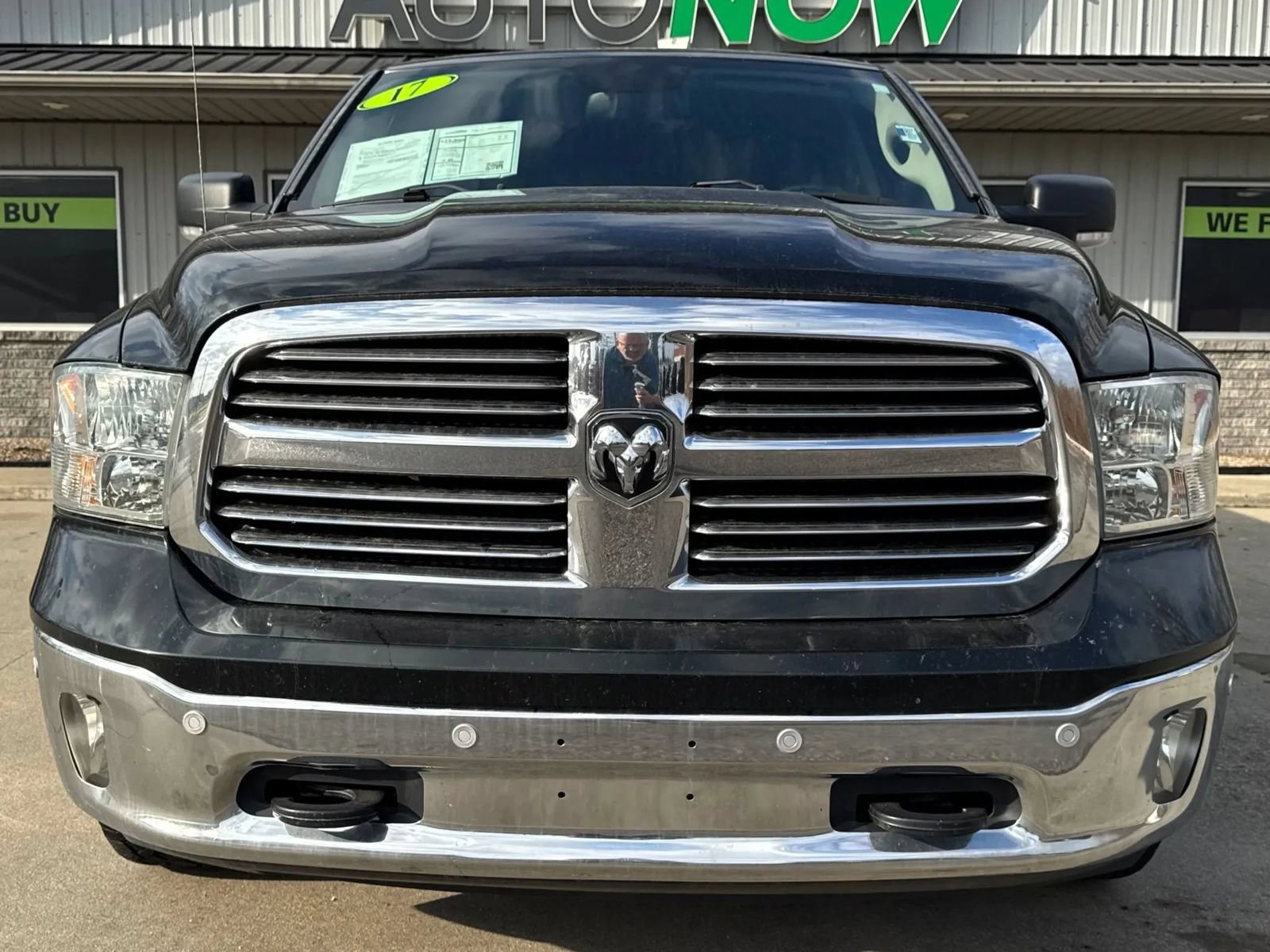 Used 2017 RAM 1500 Lone Star AWD/4WD image 2