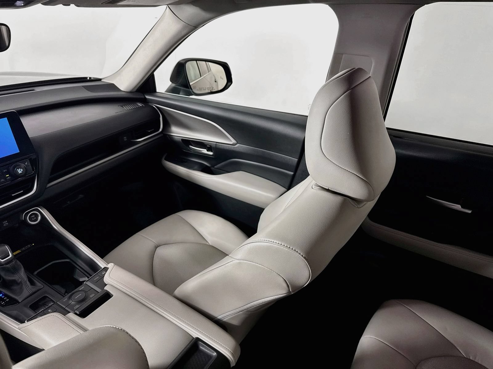 Certified 2024 Toyota Grand Highlander AWD image 18