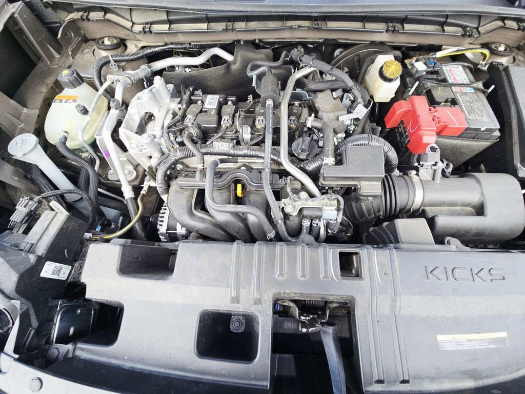 Used 2025 Nissan Kicks SV w/ Charging Package image 17