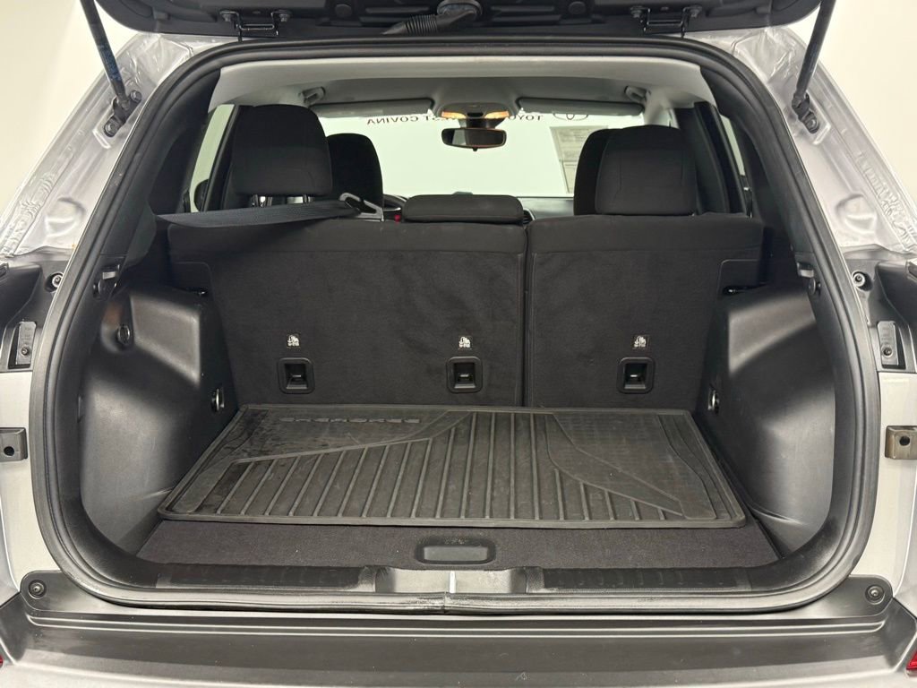 Used 2021 Jeep Cherokee Latitude image 11