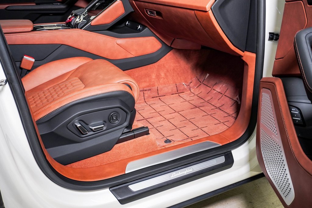 Used 2024 Lamborghini Urus S image 18