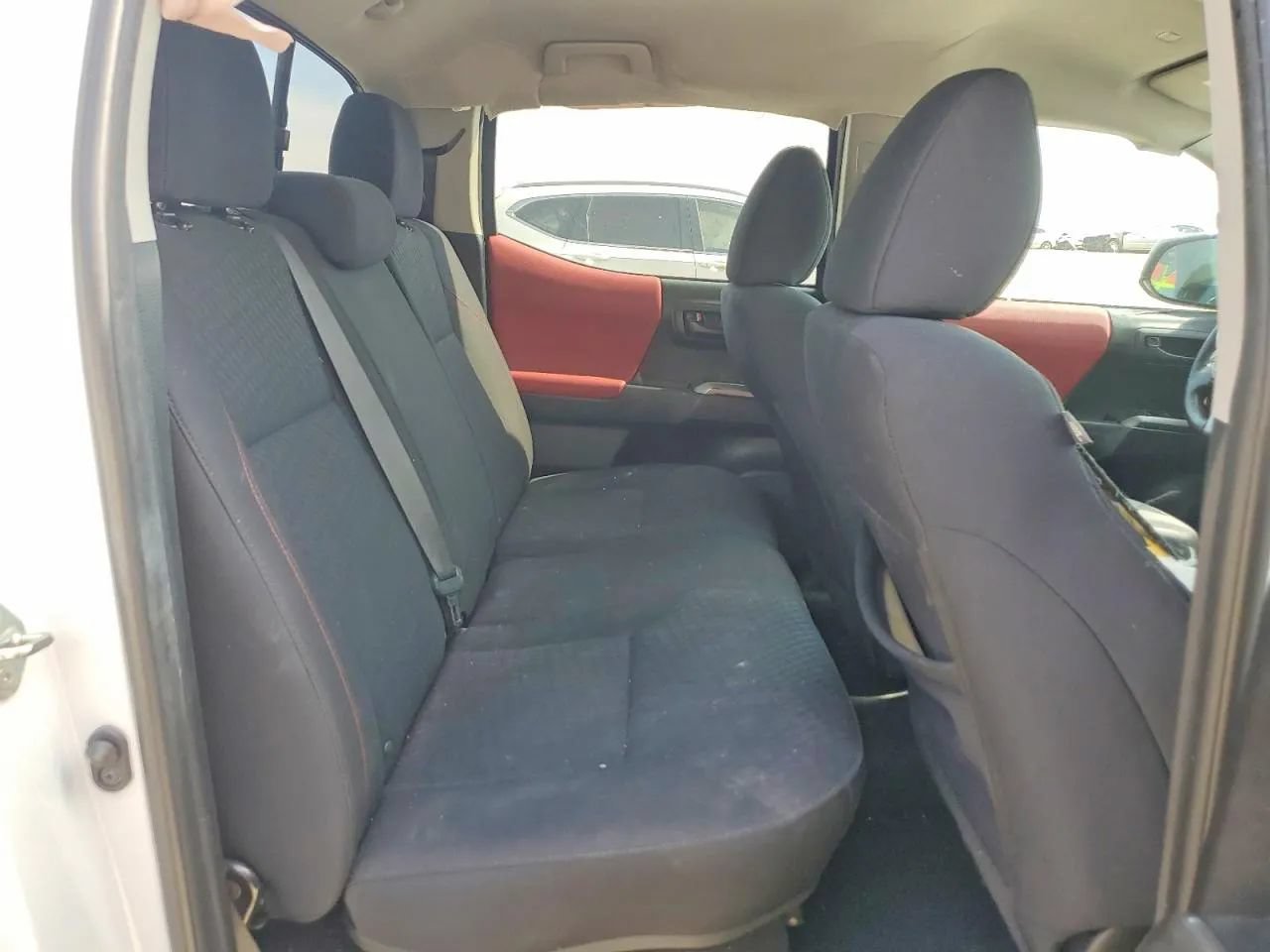 Used 2020 Toyota Tacoma SR5 RWD image 10