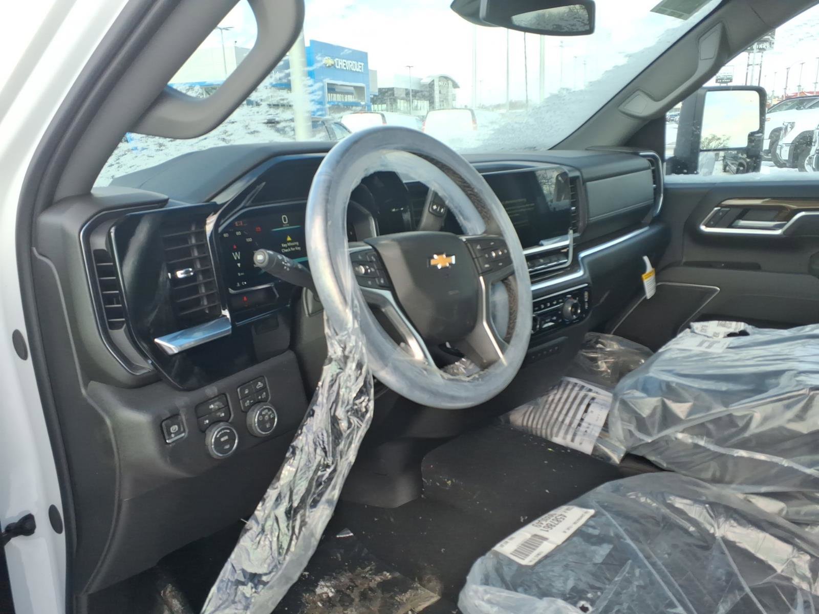New 2026 Chevrolet Silverado 3500 LT w/ All Star Edition AWD/4WD image 7