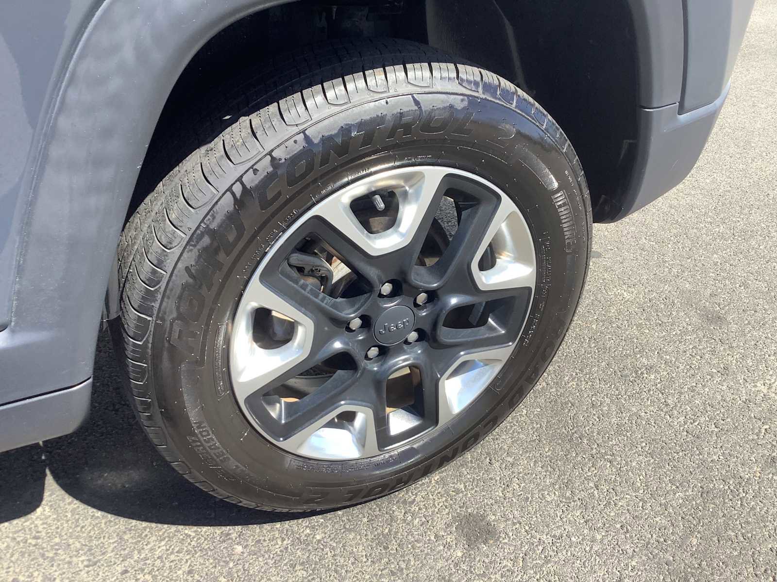 Used 2018 Jeep Compass Trailhawk w/ Cold Weather Group AWD/4WD image 6