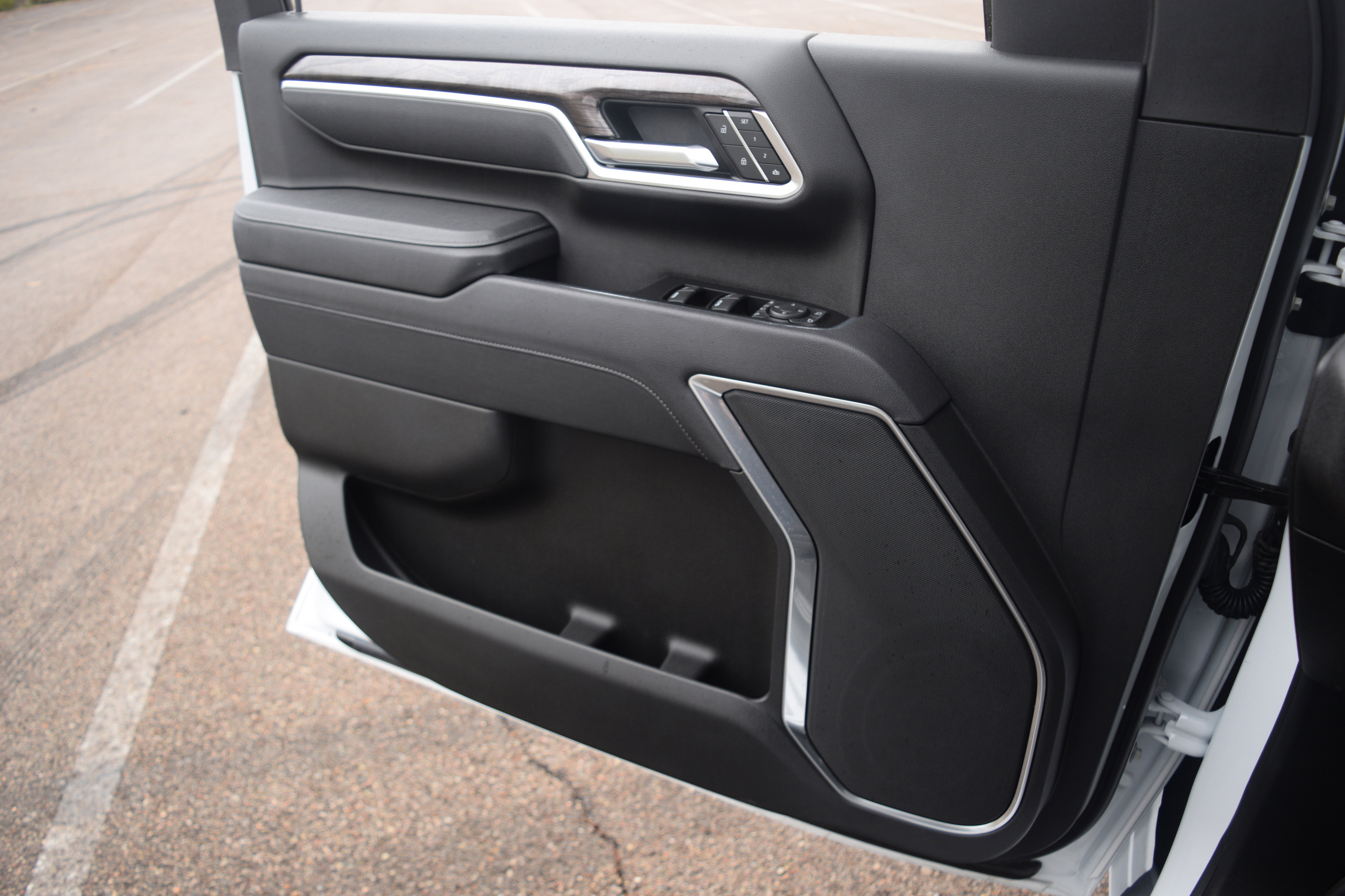 Used 2025 Chevrolet Silverado 3500 LTZ image 17