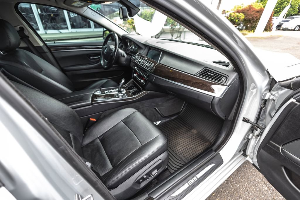 Used 2015 BMW 528i xDrive Sedan AWD/4WD image 25