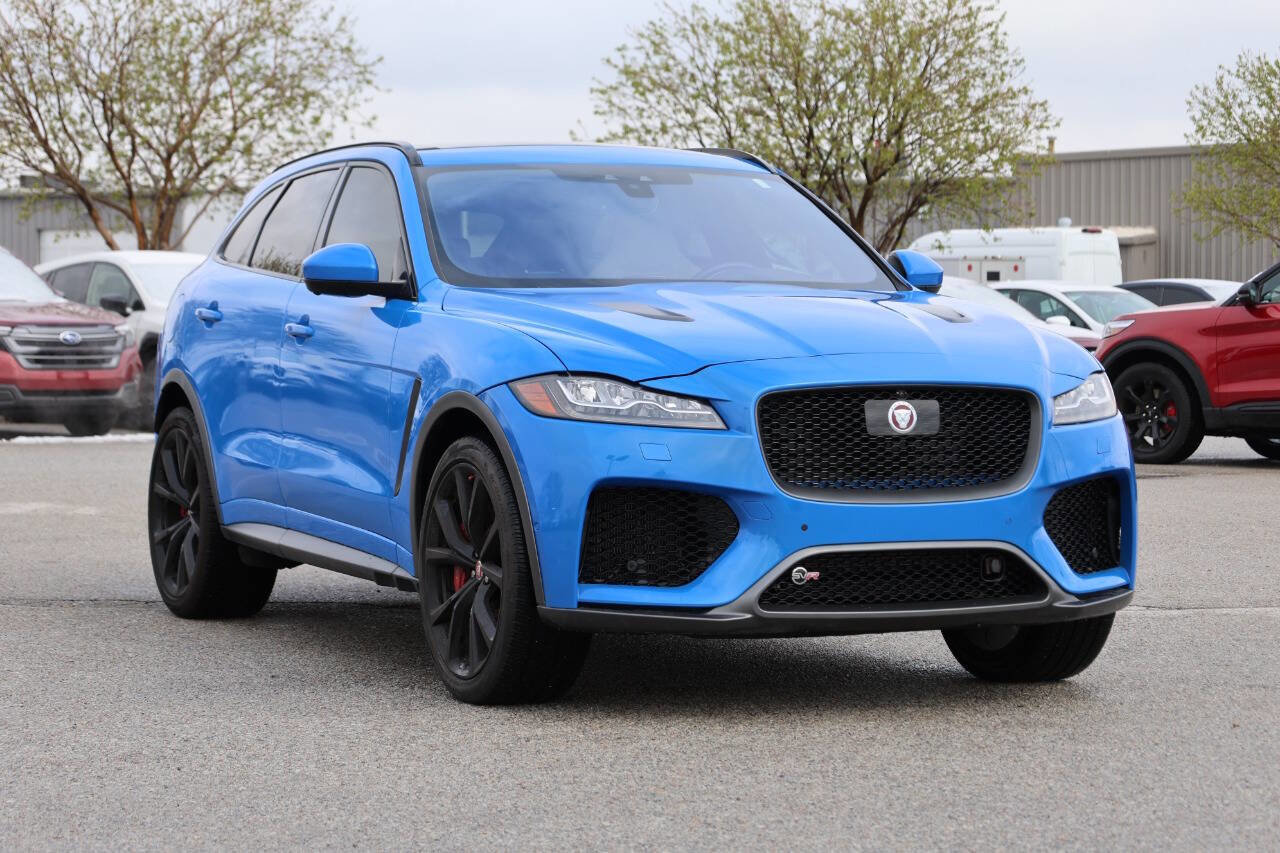 Used 2020 Jaguar F-PACE SVR image 4