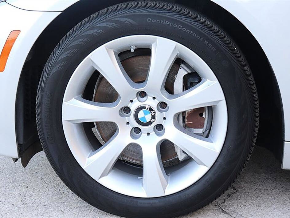 Used 2011 BMW 550i Sedan image 42