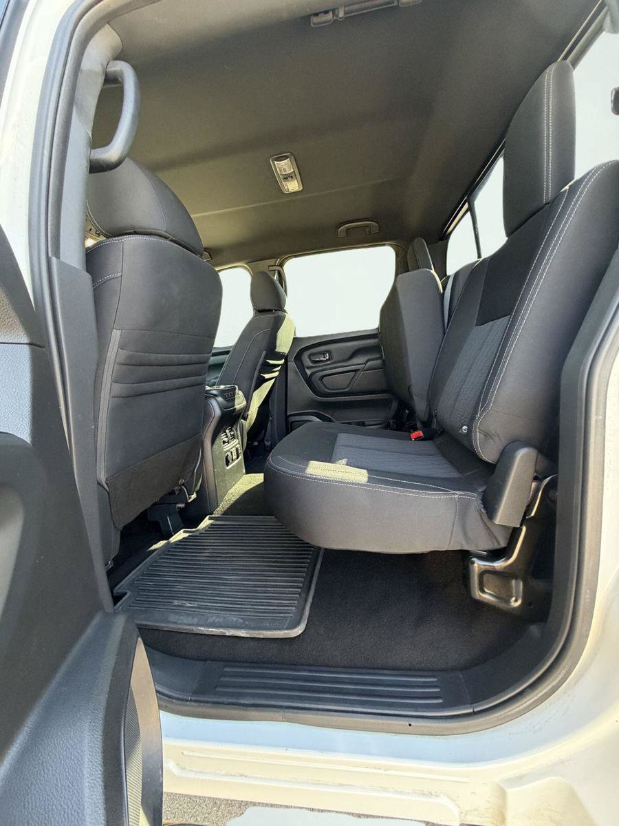 Used 2019 Nissan Titan SV w/ SV Convenience Package AWD/4WD image 13