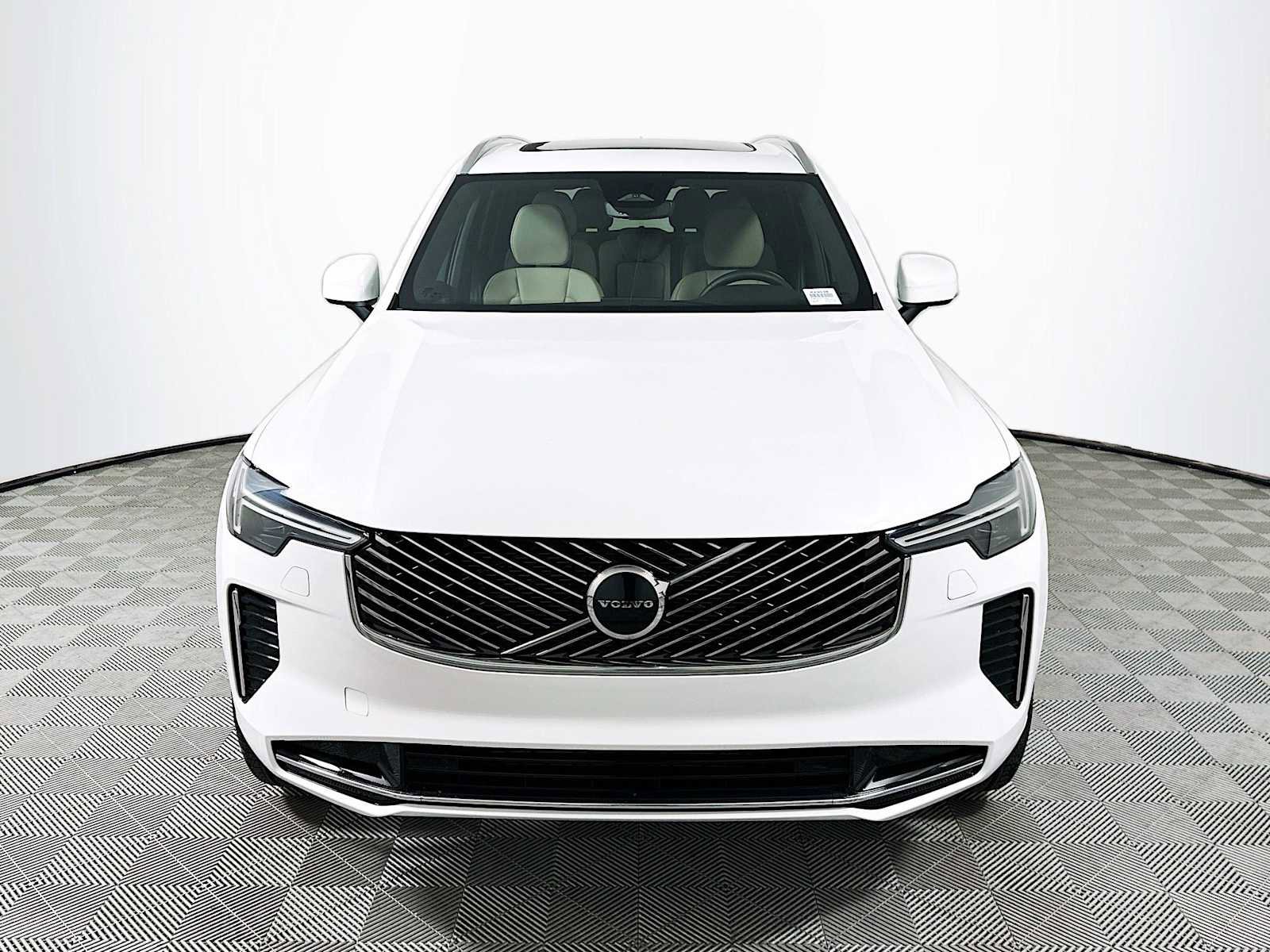 New 2026 Volvo XC90 B5 Core AWD/4WD image 2