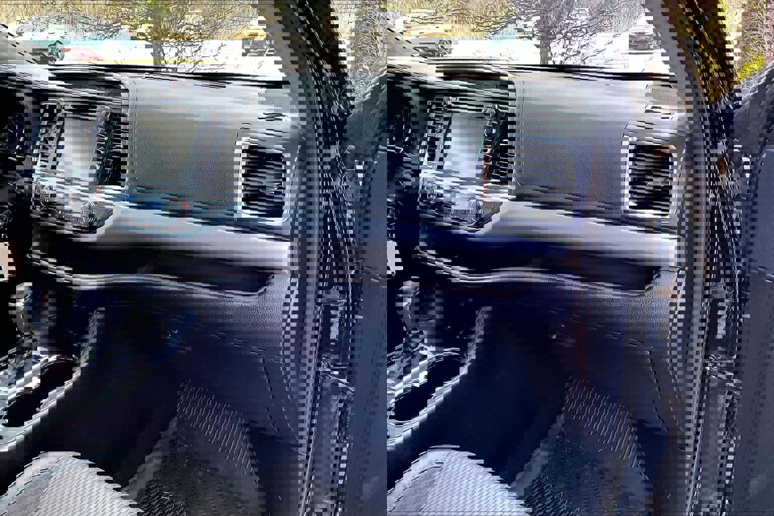 Certified 2018 Toyota Highlander Plus w/ Carpet Mat Package (TMS) AWD/4WD image 19