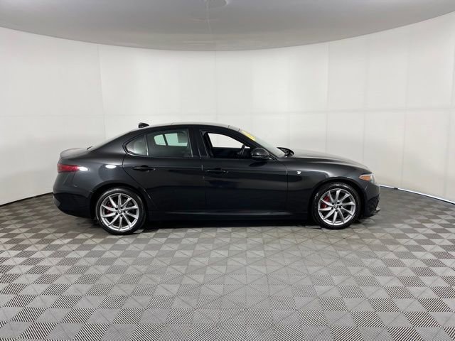 Used 2022 Alfa Romeo Giulia Ti w/ Active Assist Plus Package AWD/4WD image 8