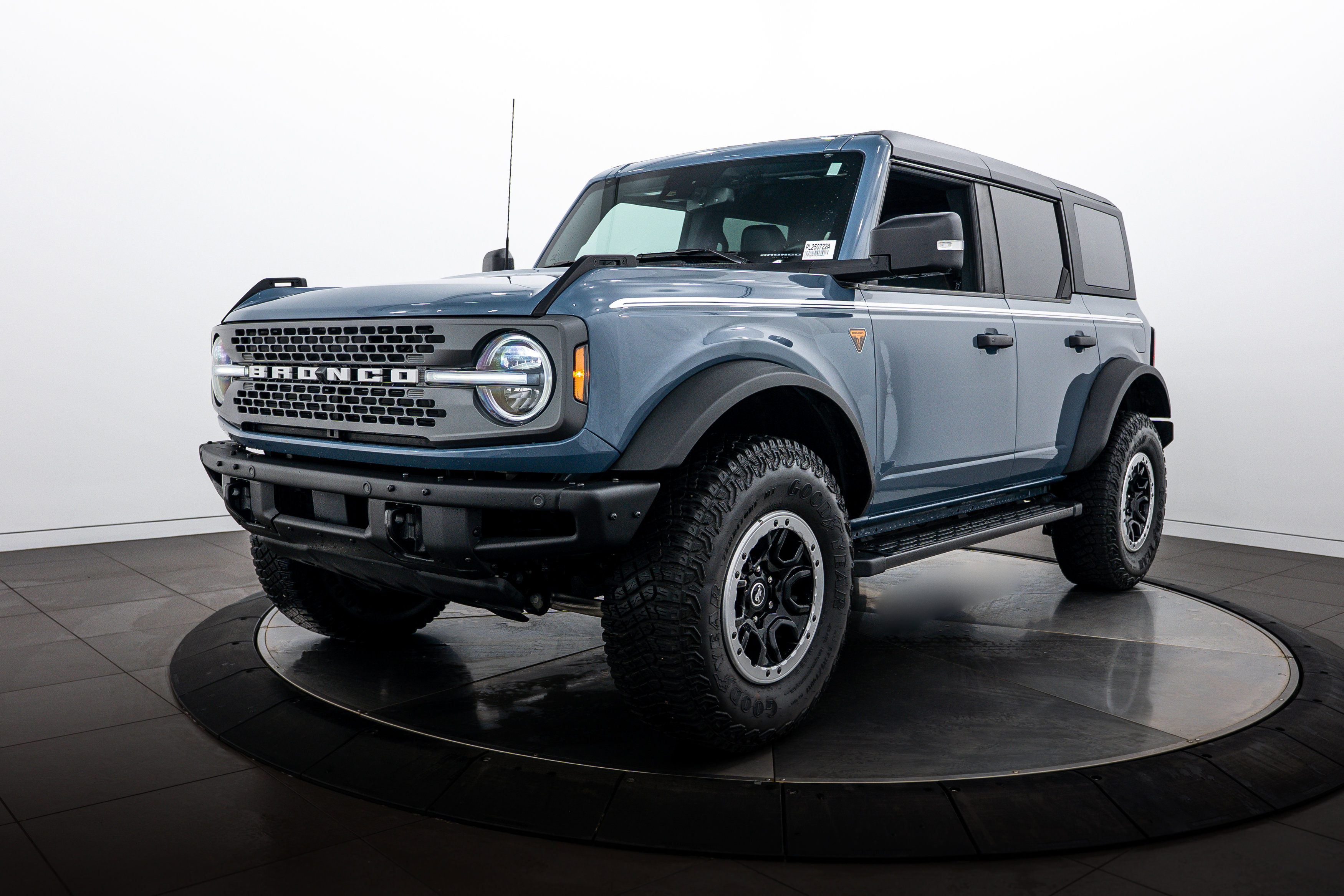 Used 2023 Ford Bronco Badlands AWD/4WD image 1