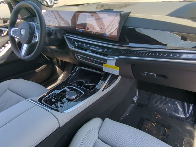 Used 2025 BMW X7 xDrive40i w/ M Sport Package image 12