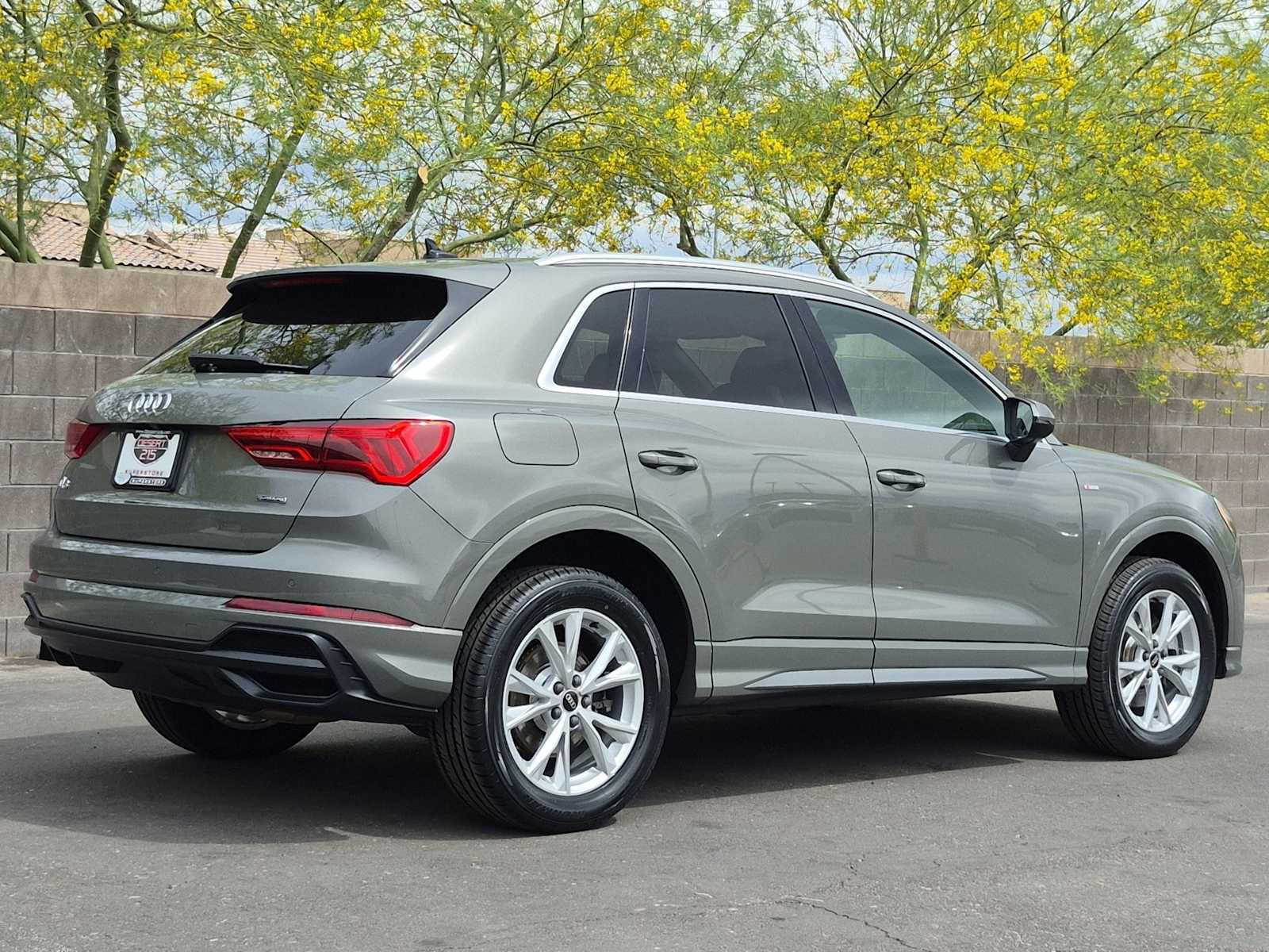 Used 2022 Audi Q3 2.0T Premium w/ Convenience Package AWD/4WD image 8