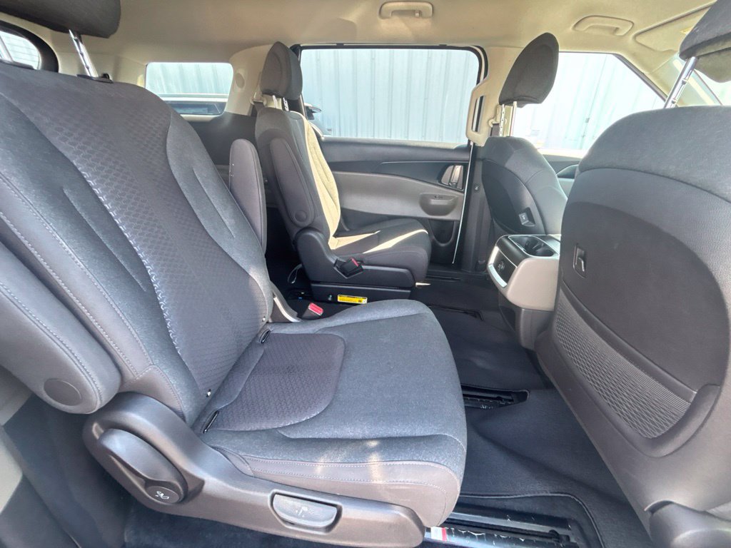 Certified 2026 Kia Carnival LX FWD image 23