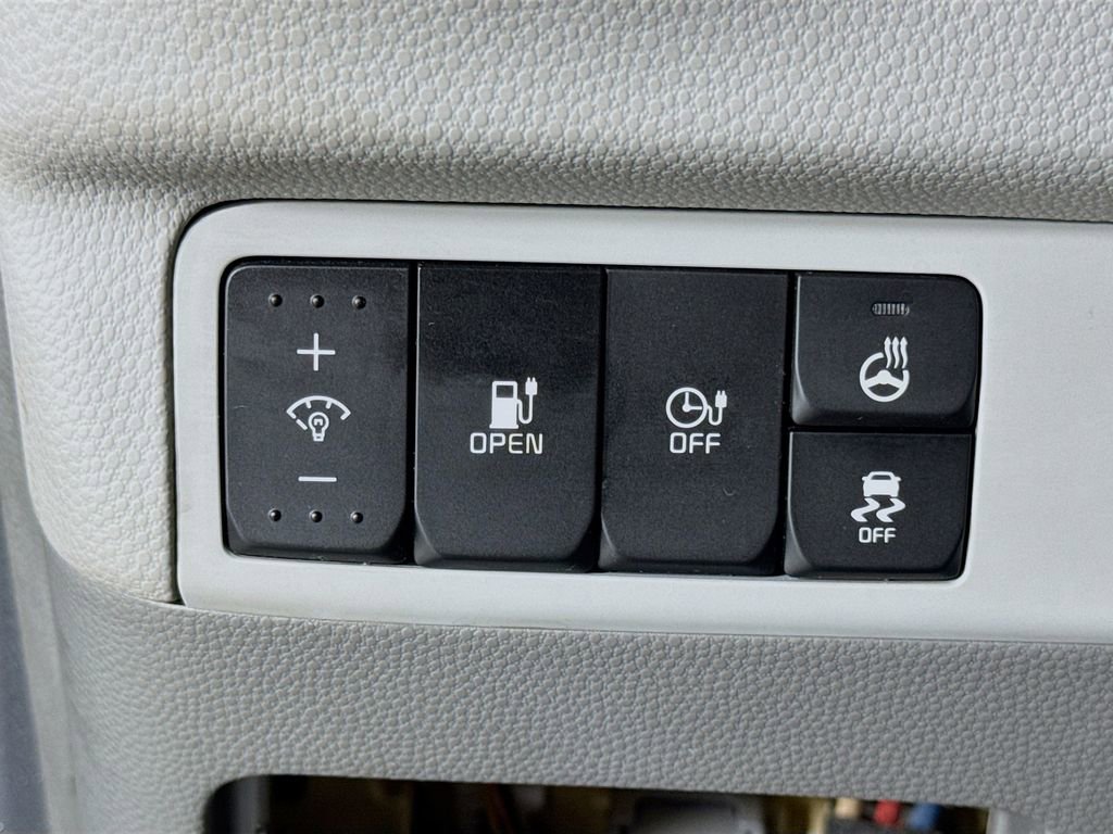 Used 2016 Kia Soul EV FWD image 15