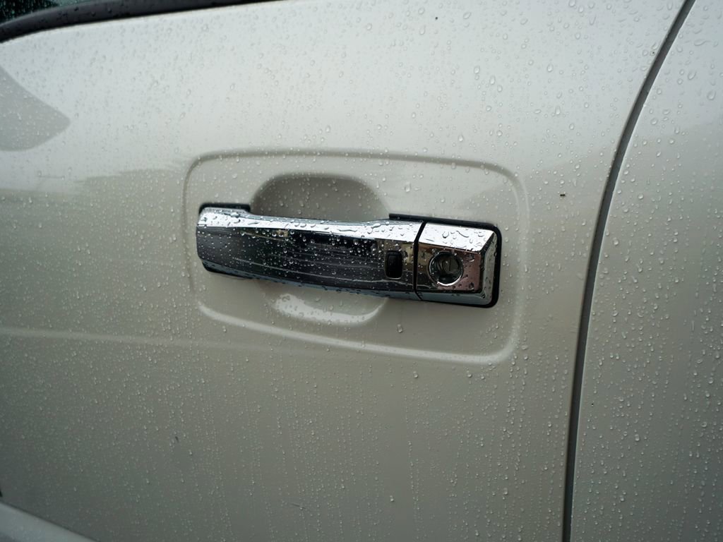 Used 2021 Nissan Titan Platinum Reserve w/ Moonroof Package image 9