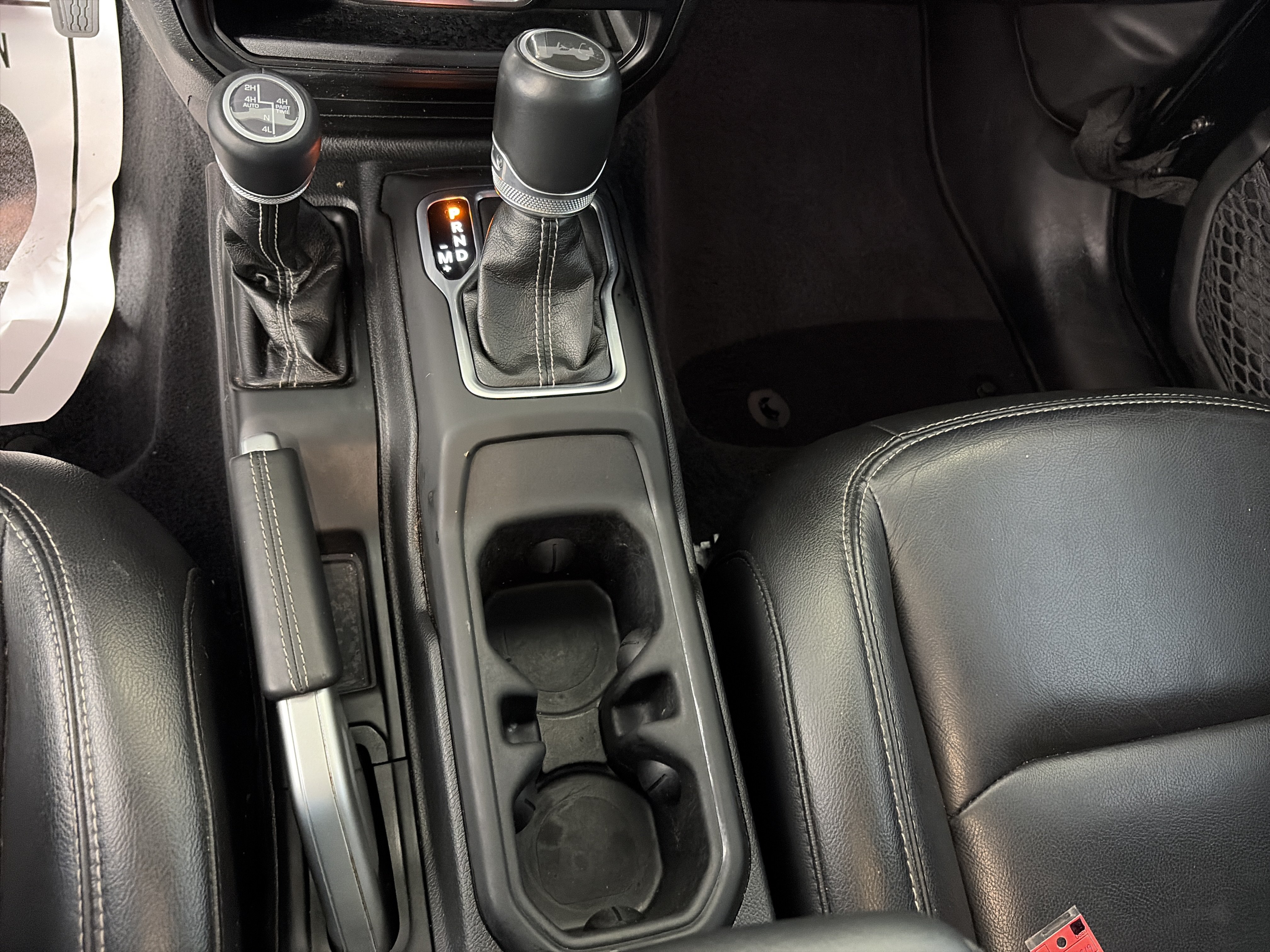 Used 2023 Jeep Wrangler Unlimited Sahara AWD/4WD image 25