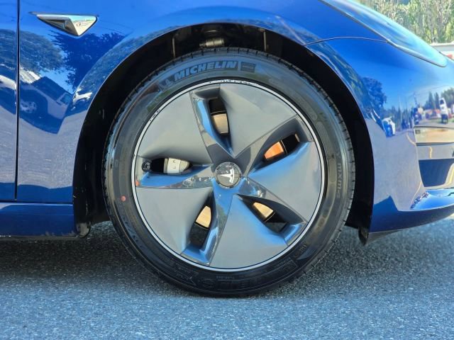 Used 2020 Tesla Model 3 Standard Range Plus image 35