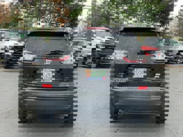 Used 2020 Jeep Cherokee Latitude Plus image 5