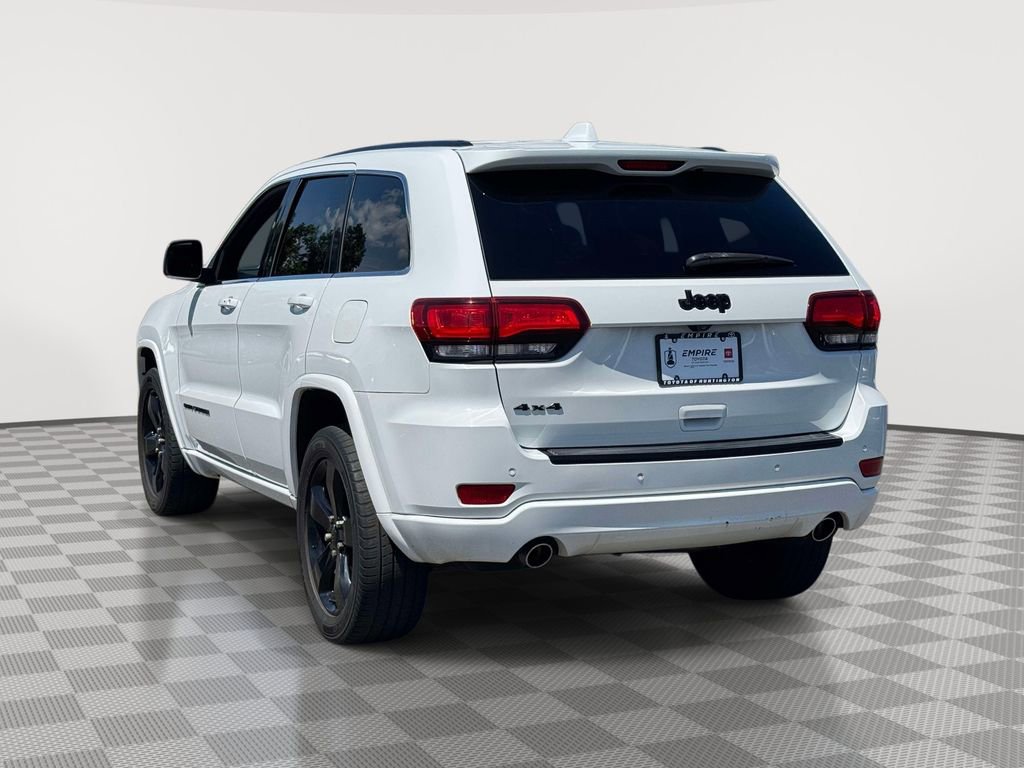 Used 2015 Jeep Grand Cherokee Altitude AWD/4WD image 6