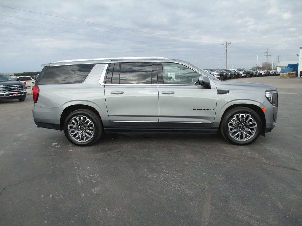 Certified 2023 GMC Yukon XL Denali Ultimate image 4