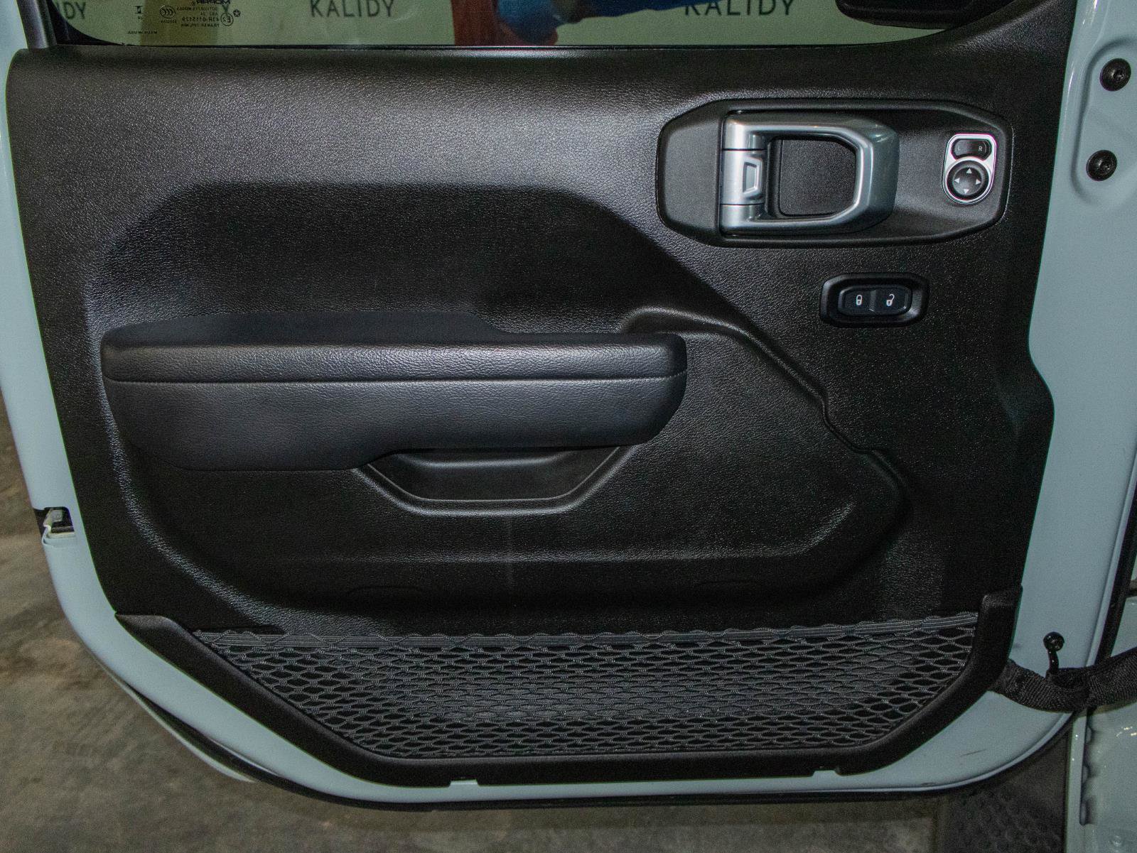 Used 2024 Jeep Wrangler Sport S image 9