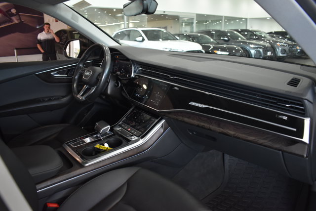 Used 2020 Audi Q8 Premium Plus w/ Premium Plus Package AWD/4WD image 28