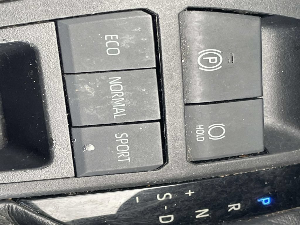 Used 2022 Toyota RAV4 LE FWD image 24
