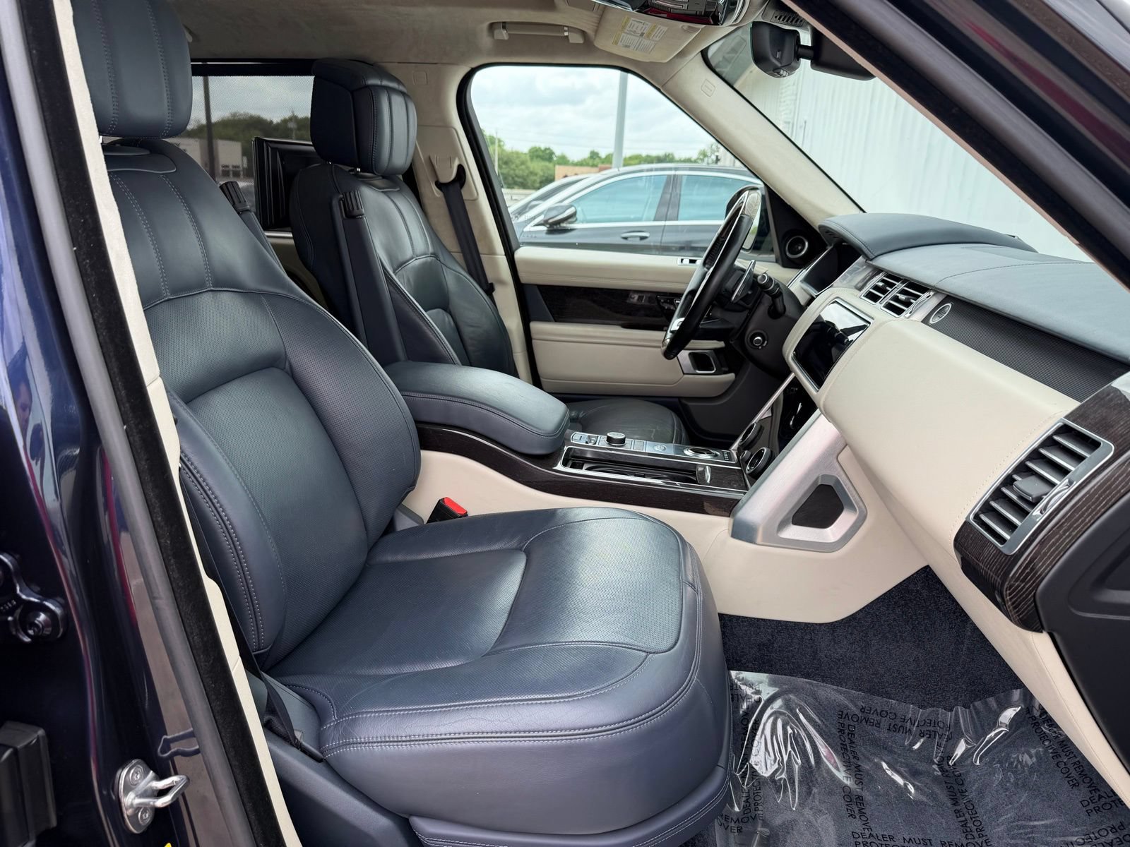Used 2019 Land Rover Range Rover Long Wheelbase Autobiography AWD/4WD image 26