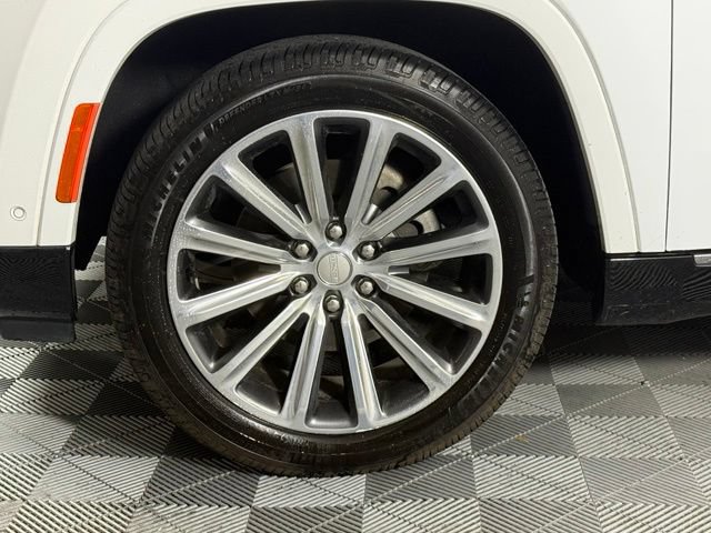 Used 2023 Jeep Grand Wagoneer Series II AWD/4WD image 12