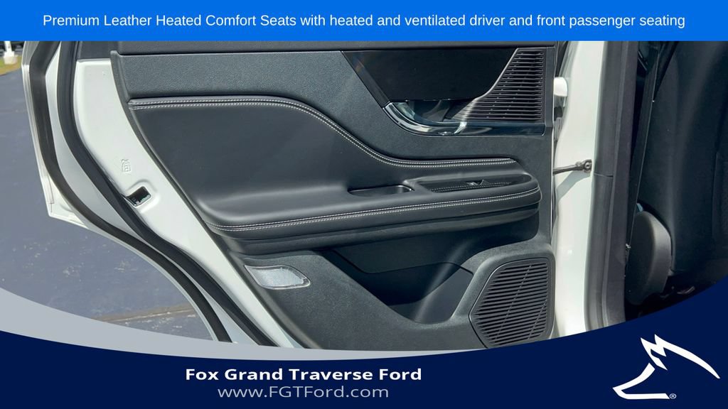 Used 2022 Lincoln Corsair Reserve w/ Equipment Group 201A AWD/4WD image 34