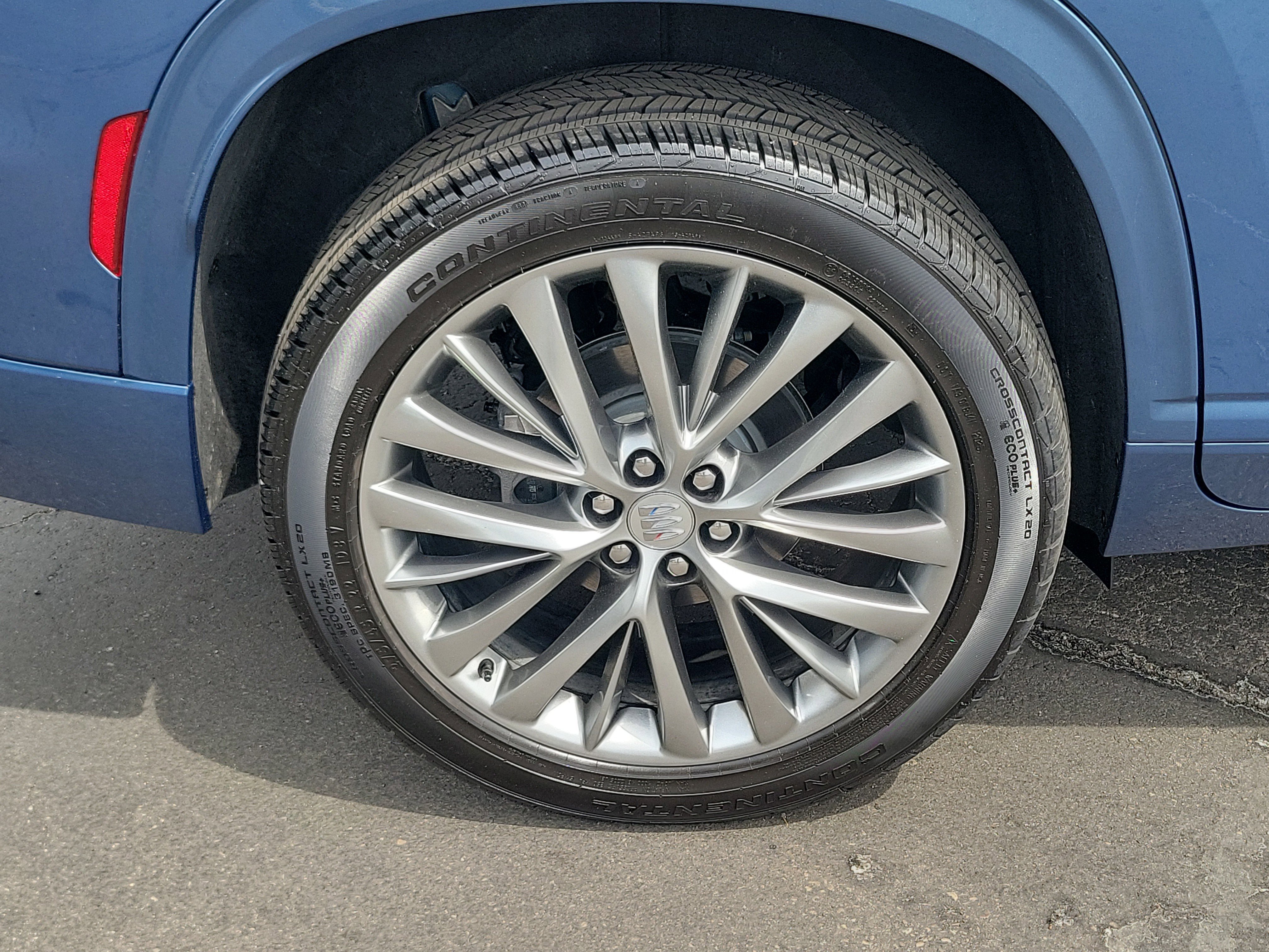 Used 2025 Buick Enclave Avenir FWD image 5