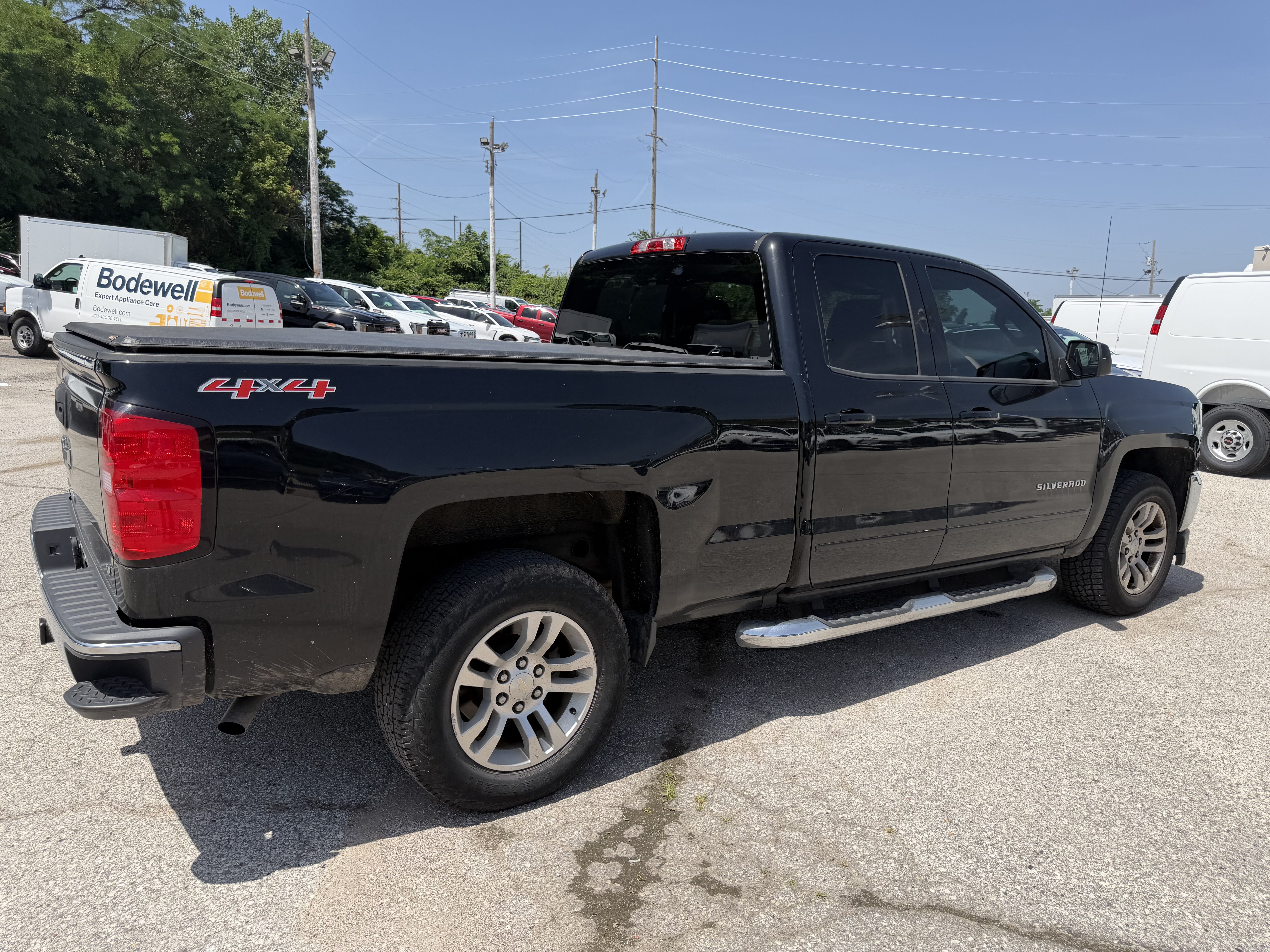 Used 2017 Chevrolet Silverado 1500 LT w/ All Star Edition AWD/4WD image 7