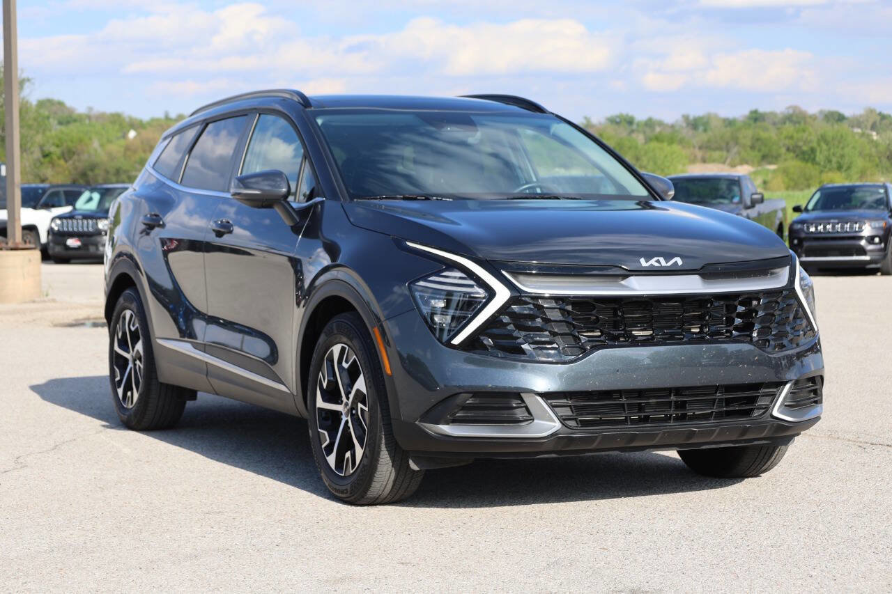 Used 2025 Kia Sportage EX w/ Premium Package FWD image 4