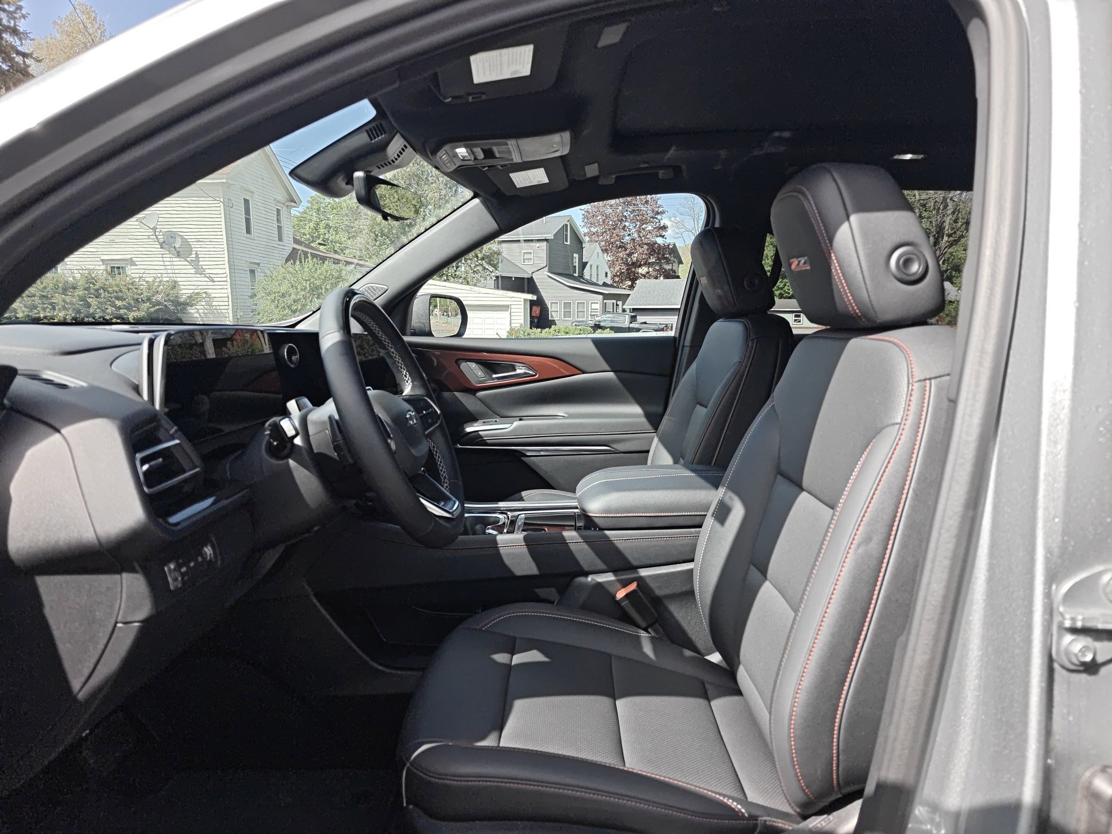 Certified 2025 Chevrolet Traverse Z71 w/ Enhanced Driving Package AWD/4WD image 5
