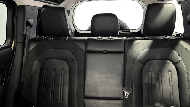 Used 2020 Land Rover Defender 110 SE image 24