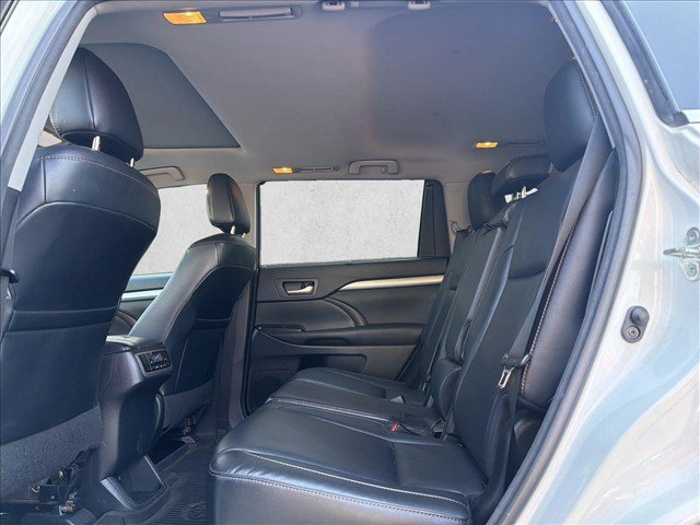 Used 2017 Toyota Highlander XLE AWD/4WD image 22